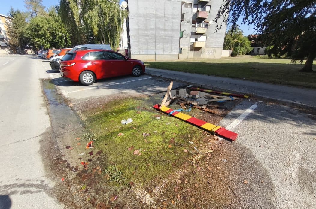 Na parkiralištu na Rakovcu već tjednima curi voda, stanari se zgražaju jer ga nitko ne sanira! Evo što su nam rekli u Vodovodu