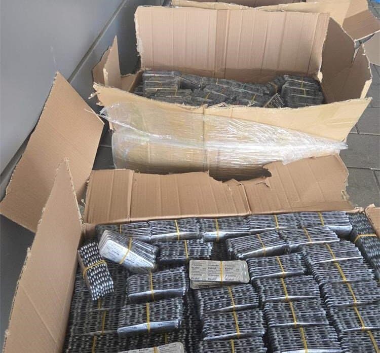 Velika zapljena droge: Na granici pokušao prokrijumčariti više od 200.000 tableta