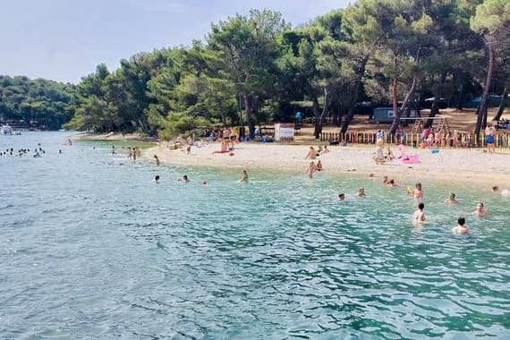 Počinje sezona kampiranja na Fratarskom otoku. Ovo su cijene