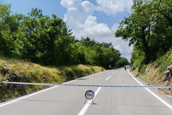 Teška prometna nesreća između Vozilići i Štrmca, ozlijeđen motociklist