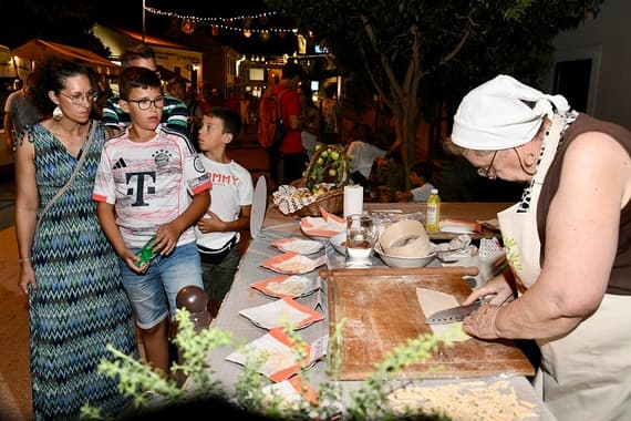 Tar se zabavljao do kasno u noć: Pogledajte fotogaleriju prve večeri