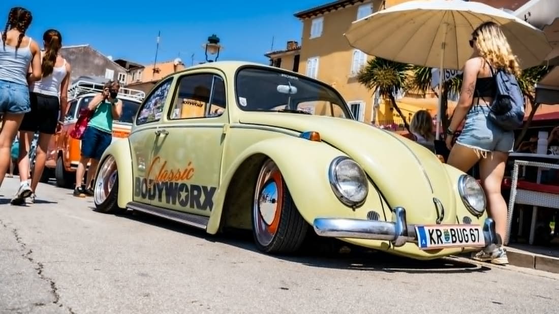 FOTO: Stotine pogleda za legendarne VW klasike, rovinjska riva oduševila ljubitelje oldtimera