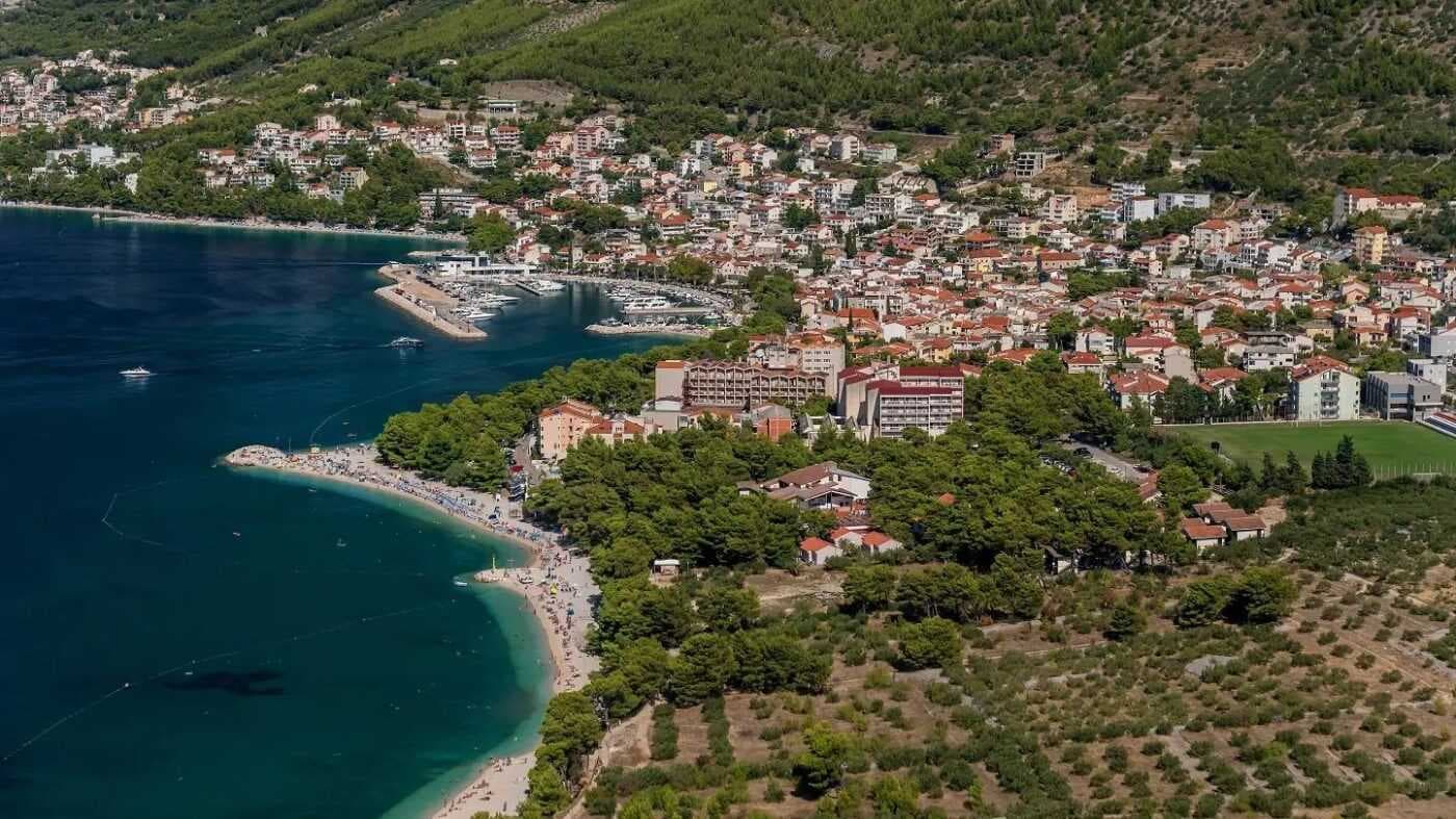 BAŠKA VODA Za vrijeme održavanja utakmica produljuje se radno vrijeme