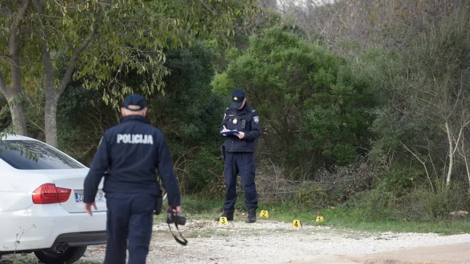 Mladić motorom bježao policiji, uhvaćen drugi dan kada se nepropisno parkirao ispred postaje