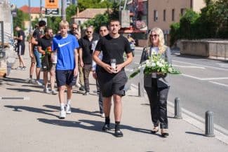 Još jedna tužna obljetnica: Cvijeće i svijeće za pokojnog Dražena Petrovića u povodu 33. godišnjice njegove smrti