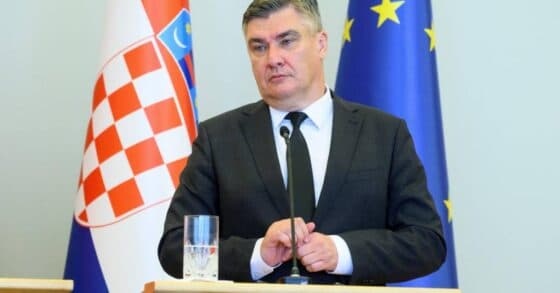 Milanović oduzeo sva državna odlikovanja Branimiru Glavašu