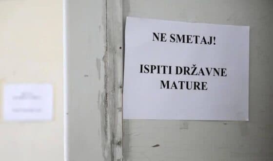 Otkriveno tko je fotografirao ispit na državnoj maturi, oglasio se Centar: “Širi se psihoza panike i histerije”