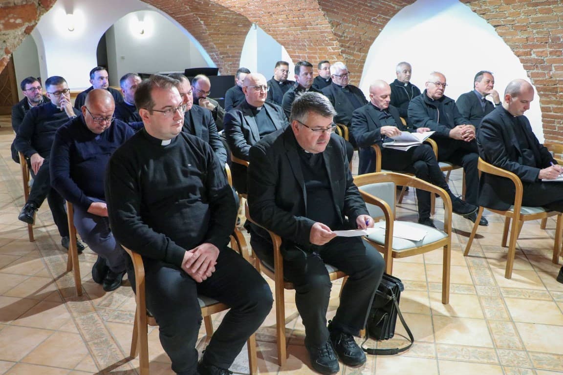 Zasjedalo Prezbitersko vijeće Požeške biskupije: Naglasak na karitativnom djelovanju i obilježavanju velikog jubileja