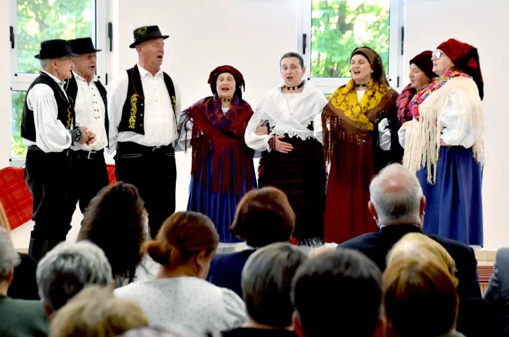 Biškupci odjekivali tradicijom: Održan 11. susret pjevačkih skupina „Pivaj diko, ja ću ti polagat“