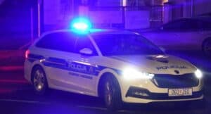 Pijan i unatoč zabrani sjeo za volan pa se zabio u stup javne rasvjete