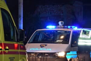 Uhićen muškarac povezan s napadom nožem, jedna osoba u bolnici