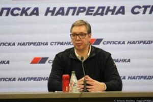 Vučić podnio ostavku