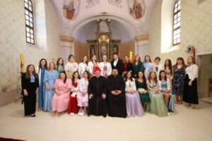 PREKRASAN DAN Mladi vjernici župe Miholec primili sakrament Krizme