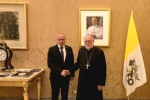 Grlić Radman s vatikanskim državnim tajnikom o važnosti jednakopravnosti u BiH