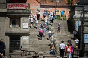 Promjenljivo oblačno, mjestimice s kišom ili pljuskovima s grmljavinom