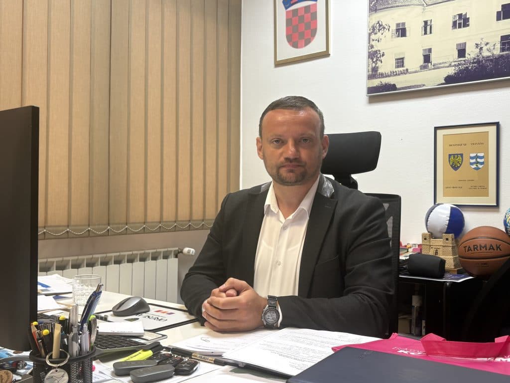 Dan poslije – Šimunić: dosta su nas krali, idemo do kraja – roditeljima vraćeni mobiteli