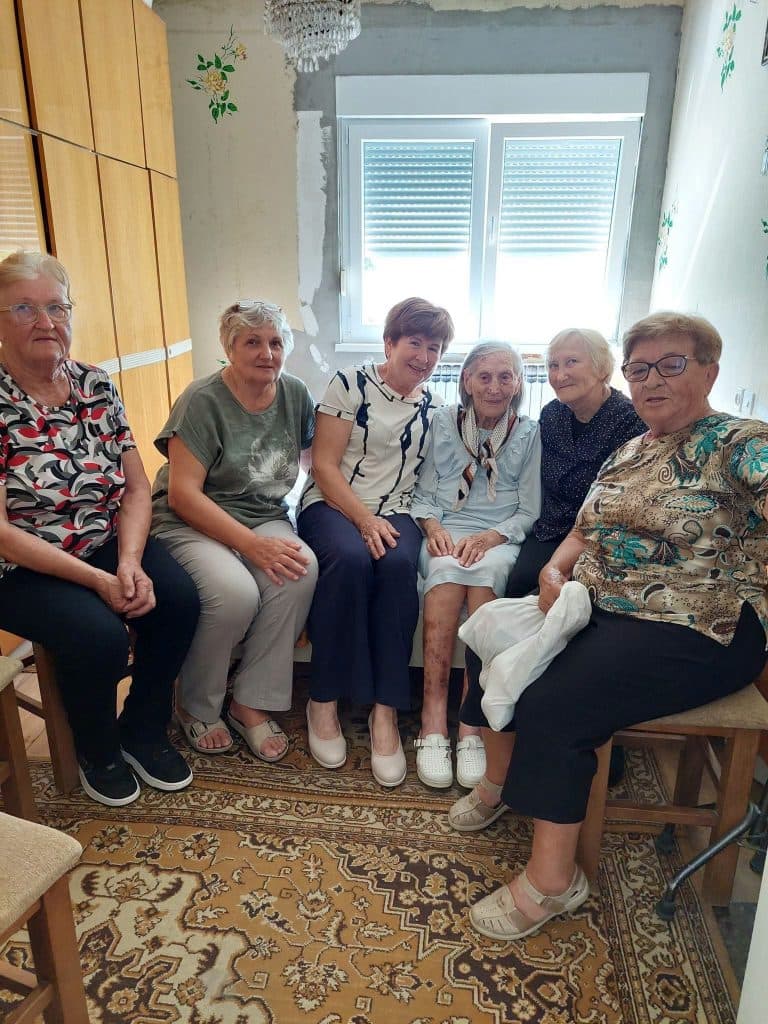 Budi se u 7, obožava Čokolino i vodi glavnu riječ u vrtu: Upoznajte baku Ivku koja je proslavila veliki 104. rođendan!