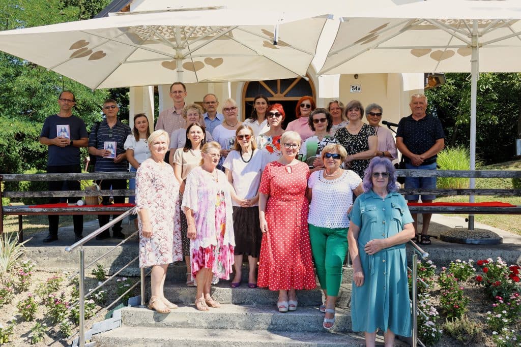 Ljubitelji duhovne poezije uživali u završnom recitalu “Srce Isusa i Marije” u Modrovcu