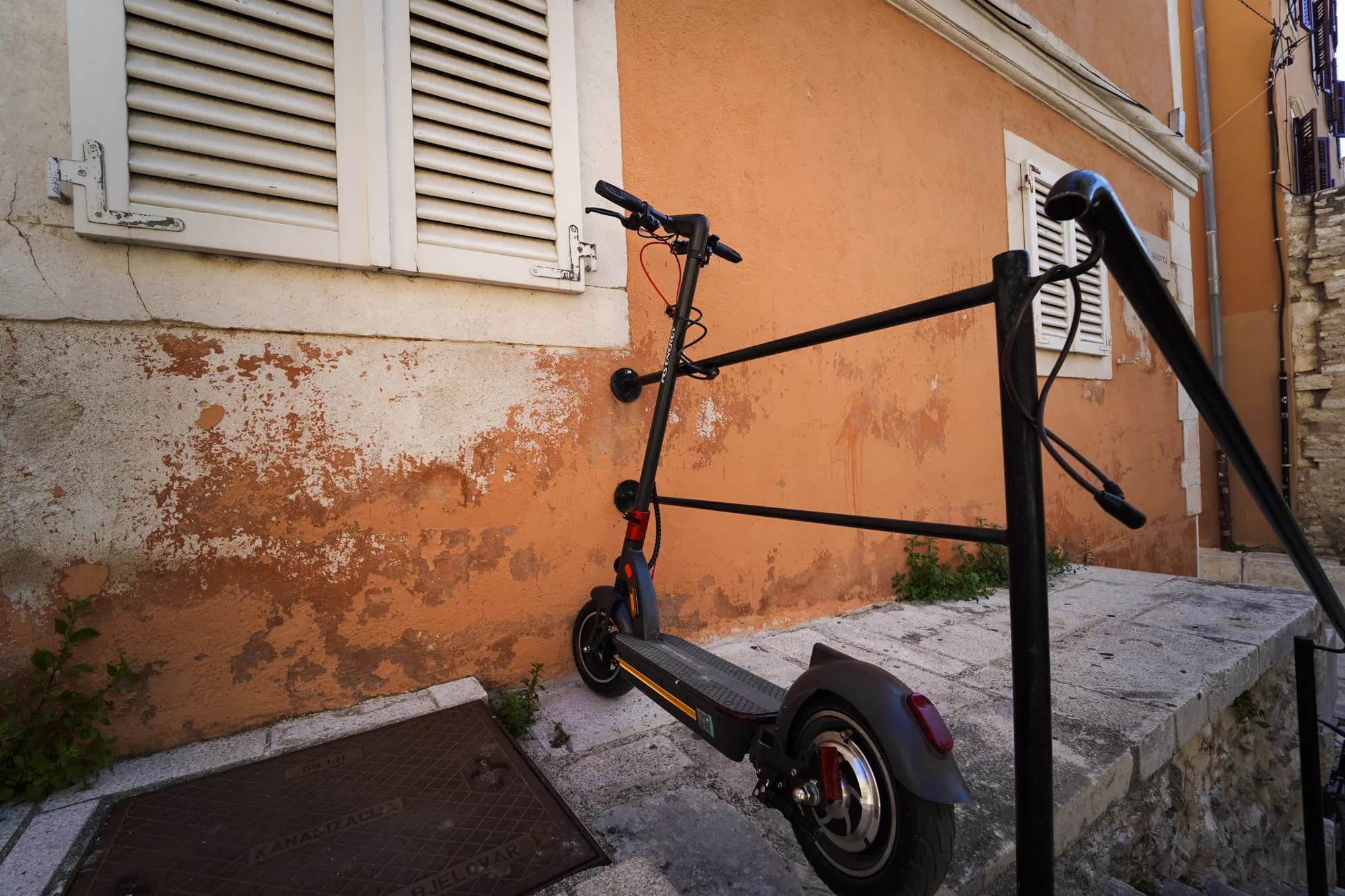 KRAĐA ROMOBILA 19-godišnjak oštećen za nekoliko stotina eura