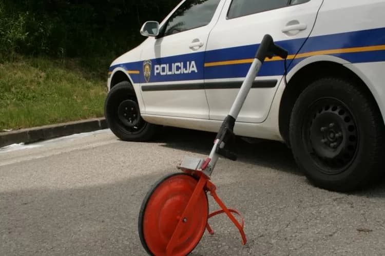 ZBOG NEPRILAGOĐENE BRZINE Prešao u suprotni smjer i sudario se s Poljakom