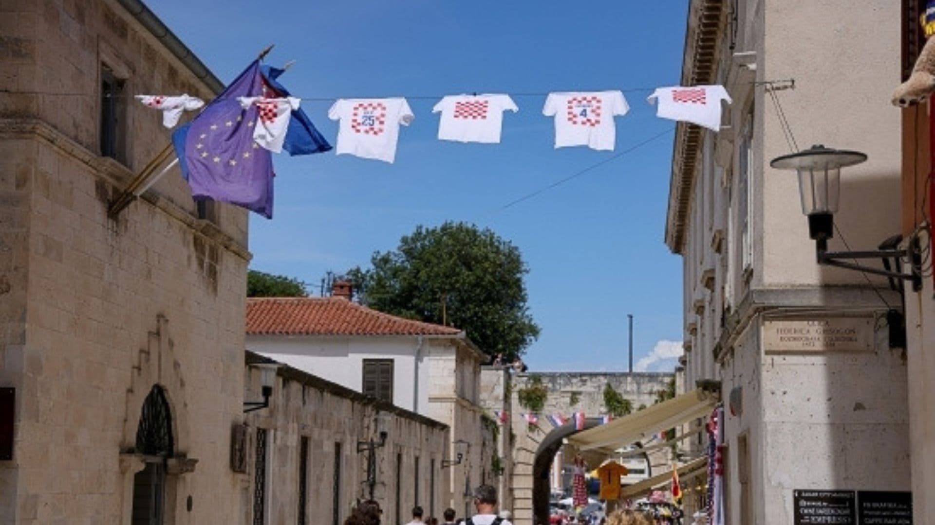 ZADAR DIŠE ZA VATRENE KvartArt priprema megaspektakl uz roštilj i utakmicu na platnu od 6 metara