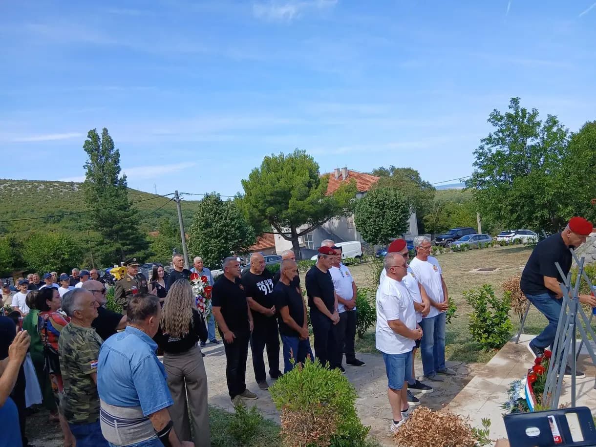 SIMBOL OTPORA Svečano obilježena 35. obljetnica herojske obrane Kruševa