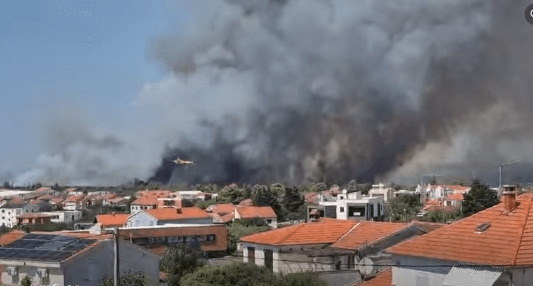 VATROGASCI: Ugašeni su požari na Dugom otoku, Ninskim Stanovima, Galovcu i Jovićima