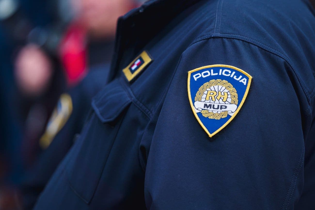 Provalio u autobus u Šibeniku pa vozaču ukrao novac iz torbice: Policija privela 40-godišnjaka