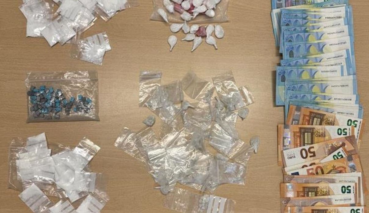 Policija u dalmatinskom mjestu zaplijenila kokain i MDMA, uhićen 19-godišnjak