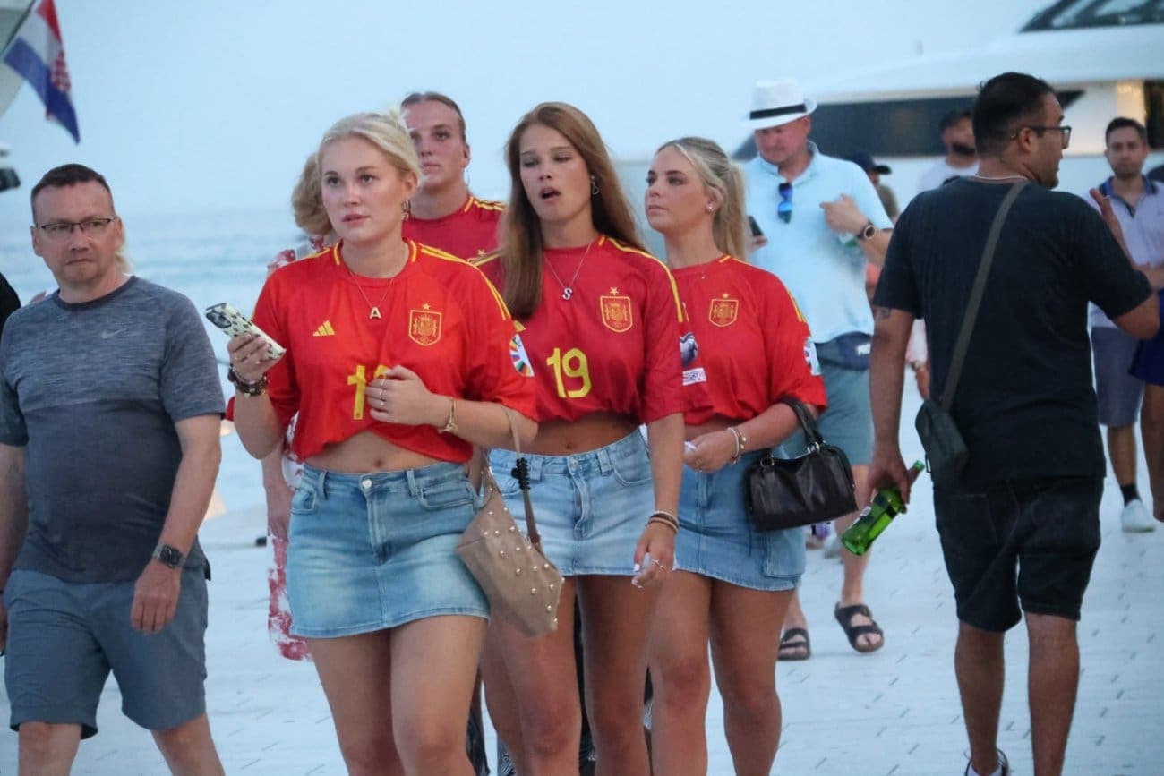 Split večeras gori! Nema koga nema u centru, dresovi Argentine i Španjolske na svakom koraku