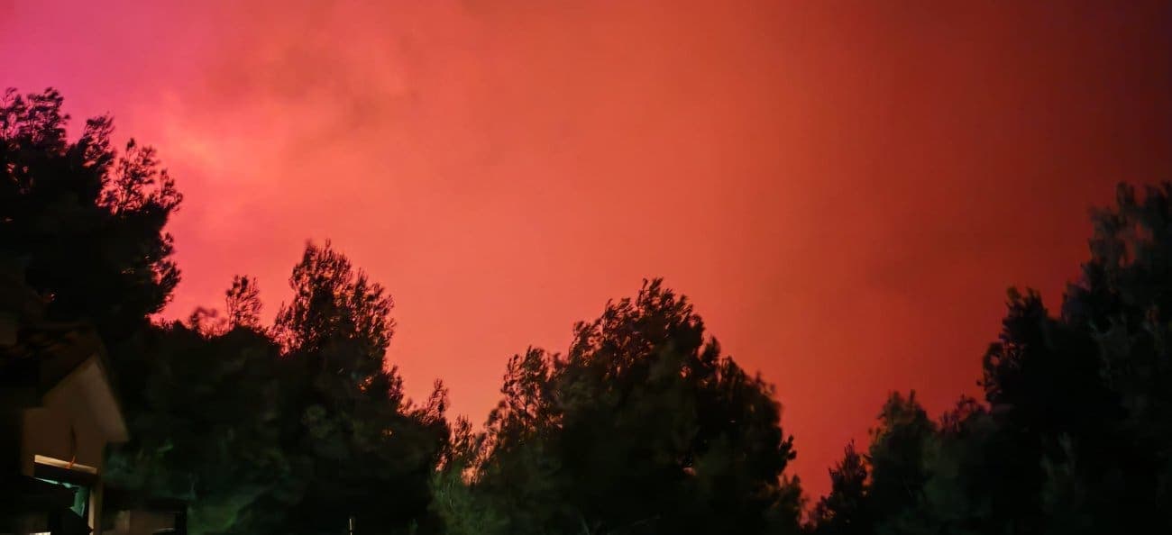 Pogledajte s čim se bore naši vatrogasci. Vjetar im stvara probleme