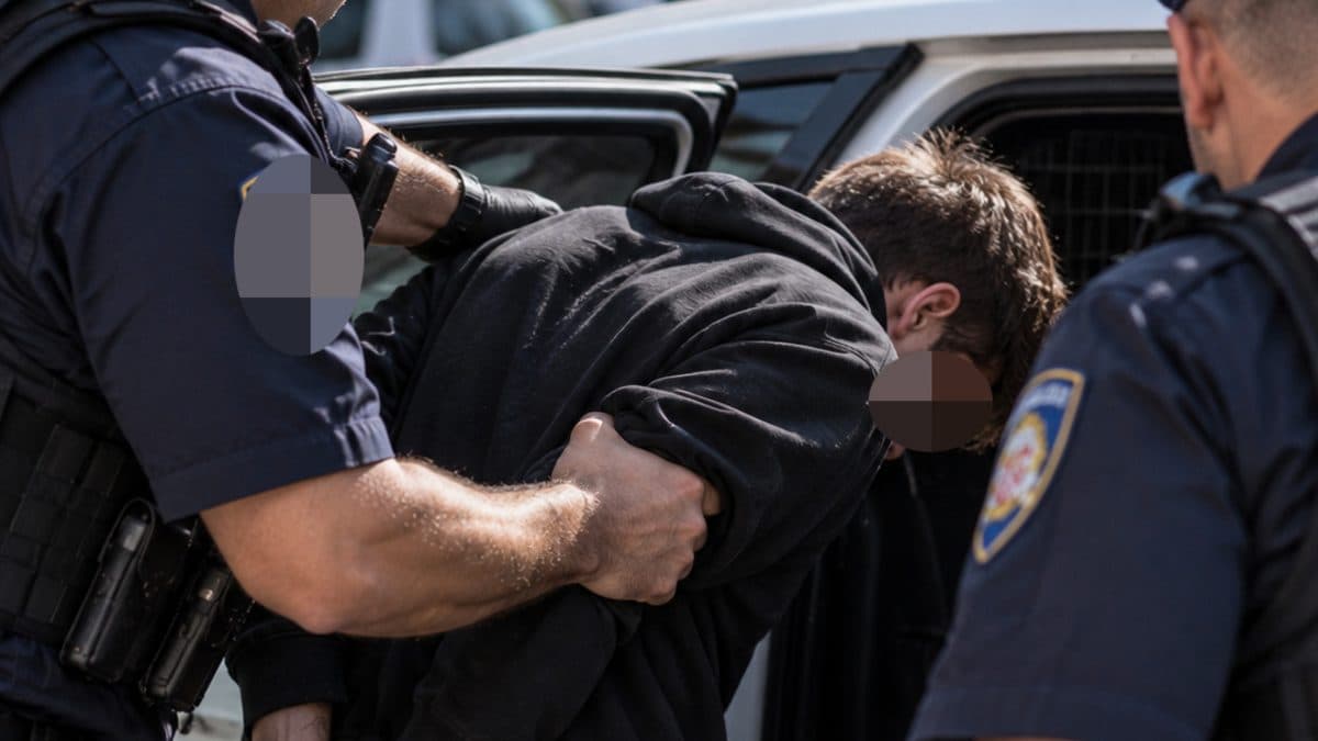 UHIĆEN MUŠKARAC ZA KOJIM JE POLICIJA TRAGALA U TROGIRU! Jučer objavili njegove fotografije i upozorili građane da mu ne prilaze