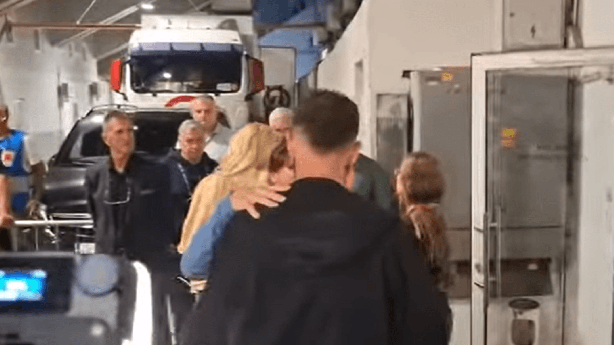 EMOTIVNI SUSRET NA POLJUDU Pogledajte zagrljaj Modrića i Livaje
