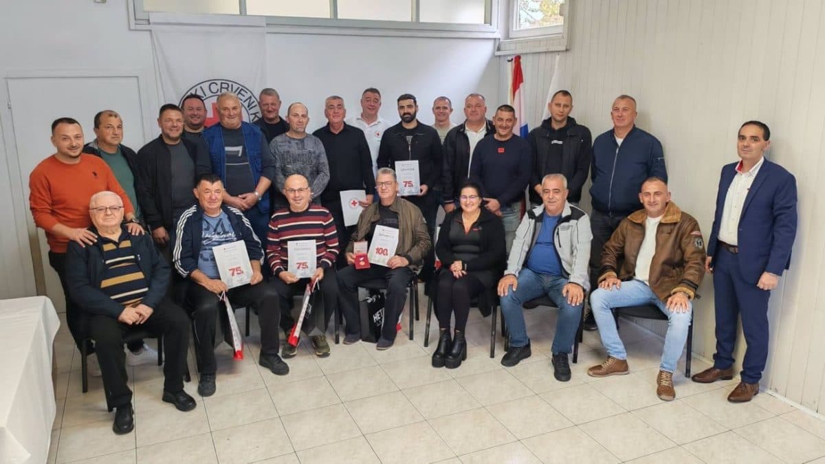 Miro Bulj čestitao herojima velikog srca: Sinjanin Zvonko Cvrlje krv darovao čak 100 puta!