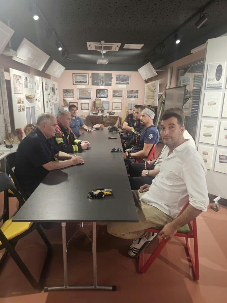 Požar na Braču aktivno se gasi, na terenu i dalje pripadnici IVP Dubrovnik