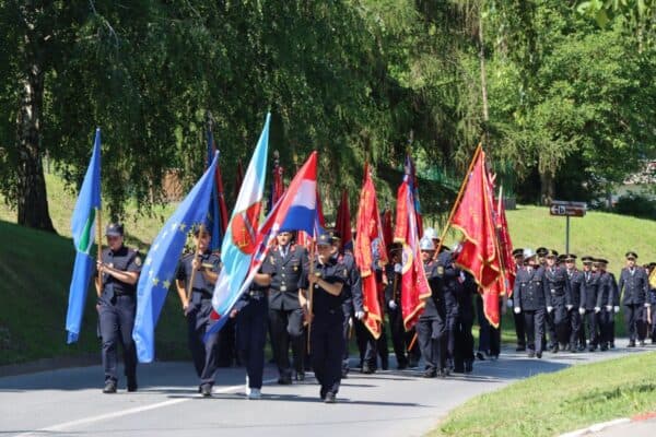 U Turnašici svečano proslavljeno 100 godina rada i djelovanja Dobrovoljnog vatrogasnog društva