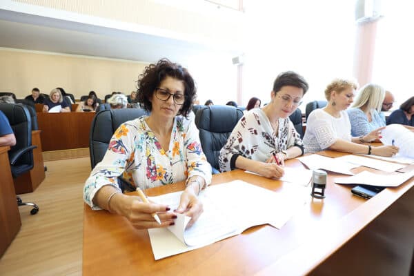 U VPŽ započela provedba treće godine projekta “In-In – integracija i inkluzija” faza VII.: Ukupno 58 pomoćnika u nastavi potpisalo ugovore