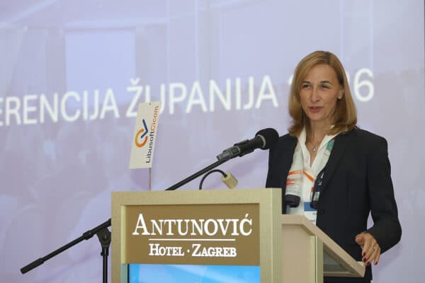 Ministrica Nataša Mikuš Žigman na sjednici IO HZŽ istaknula potrebu snažnijeg povezivanja županija s gradovima