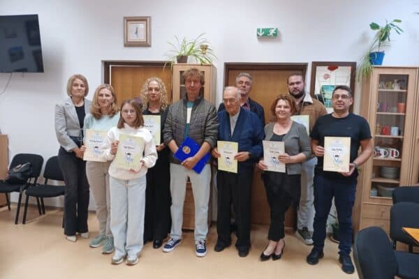 Od kista do izložbe: Polaznici Škole crtanja „Paleta“ predstavili 40-ak radova