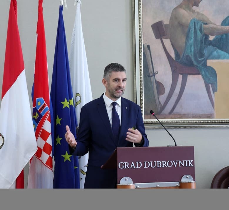Dubrovački gradonačelnik priznao pogrešku: Ispričao se zbog izjave o Istri, evo što je sve napisao na svom Facebooku
