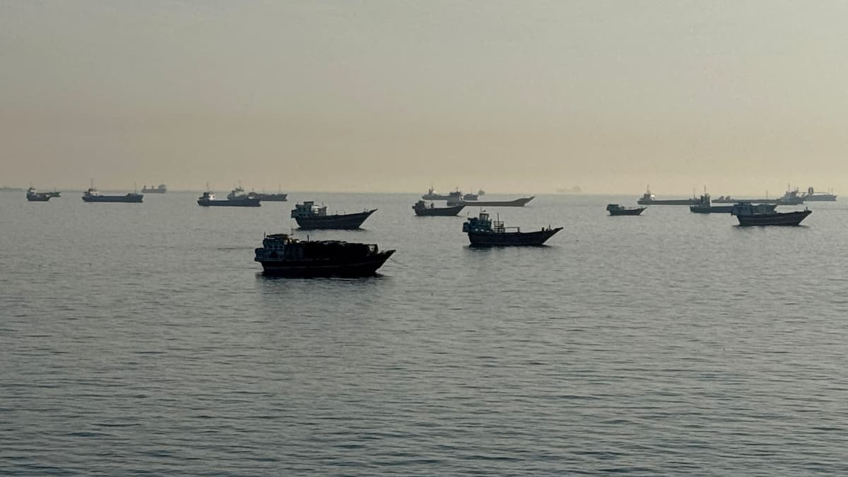 Iran prekida komunikaciju sa SAD-om, potpuno blokira Hormuz