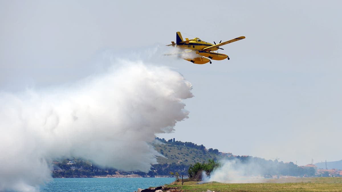 Hrvatska spremna za požarnu sezonu: Na raspolaganju šest kanadera, šest air tractora i helikopter