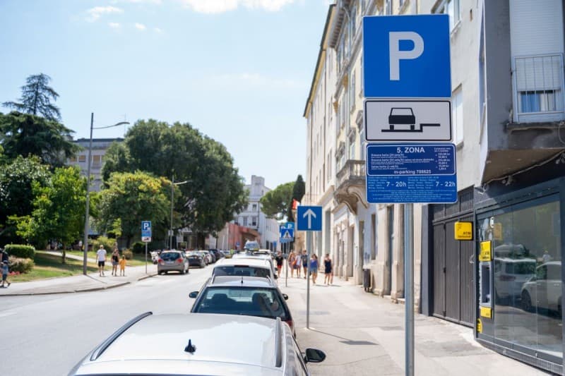 Rovinj: Od danas dostupne povlaštene godišnje parkirališne karte za umirovljenike