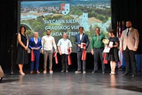 Svečanom sjednicom Gradskog vijeća obilježen Dan Grada Petrinje – uručena i gradska priznanja