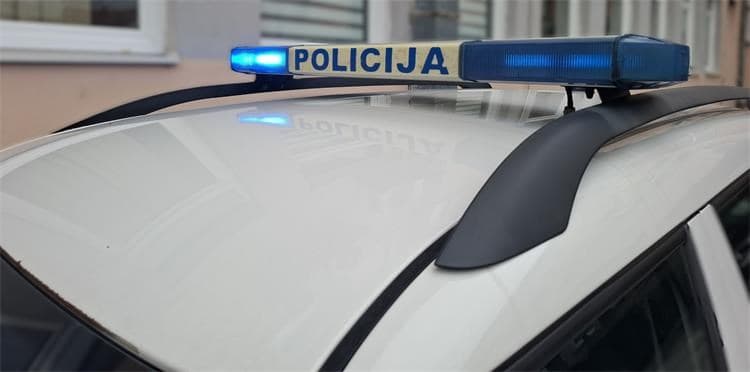 Automobil imao osam tehničkih nedostataka, vozaču izrečena kazna od 260 eura