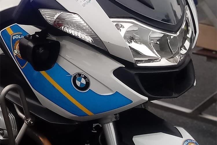 Bježao policiji na neregistriranom motociklu, uhićen 20-godišnjak